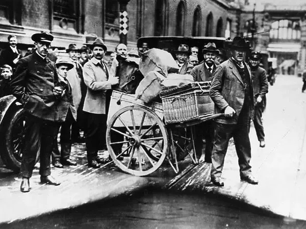 Central Bank Hyperinflation in Weimar Germany